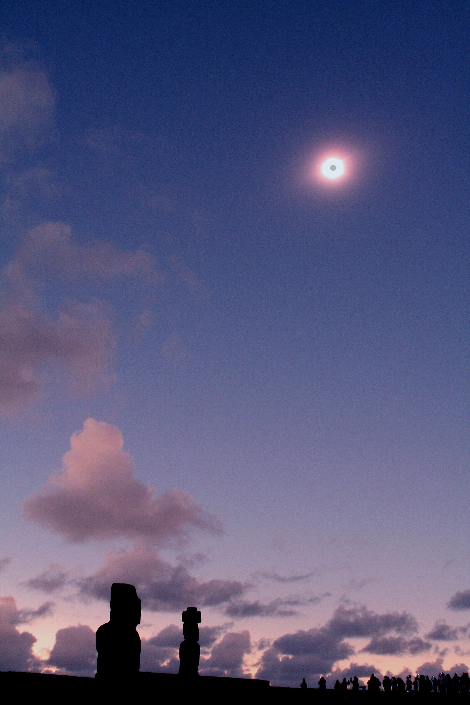 Ahu Tahai 与海边 moai